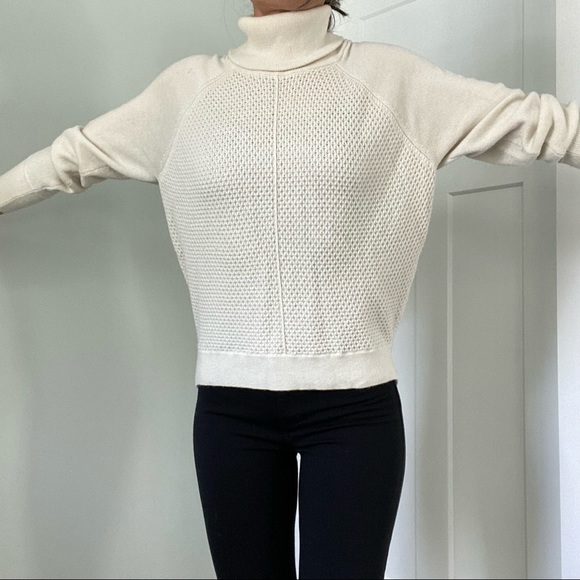 Merino wool turtleneck sweater - Picture 6 of 15